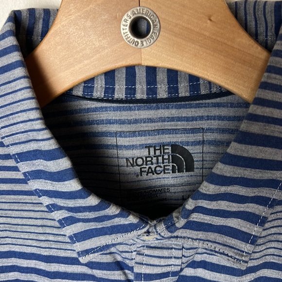 The North face button down - Picture 3 of 5